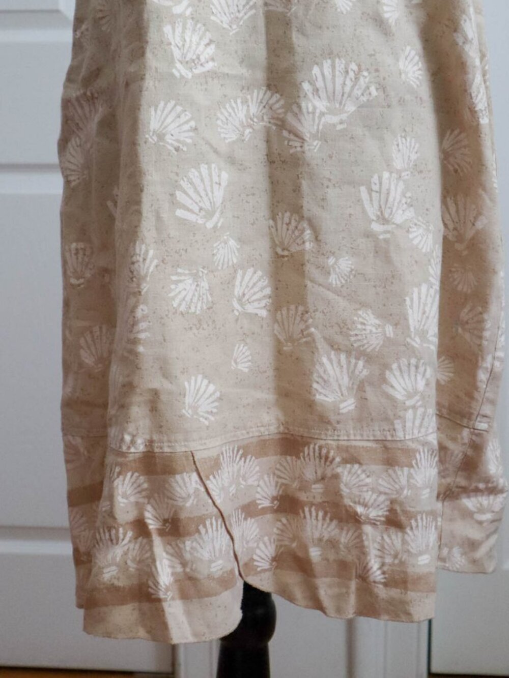 On White 100% Cotton Sleeveless Shift Dress Seashell Print Coastal Beachy Sz M - Picture 5 of 7